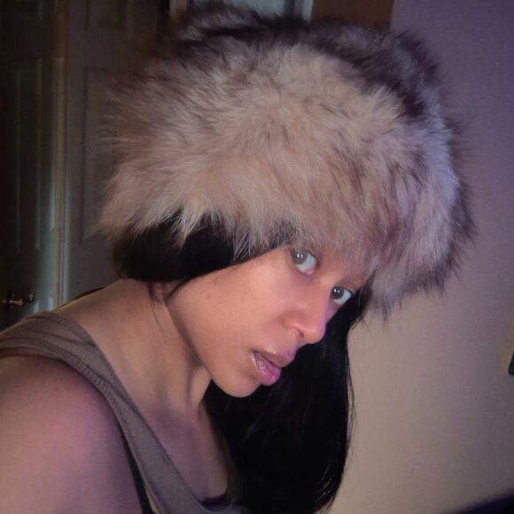 Fox fur hat - Picture 5 of 5